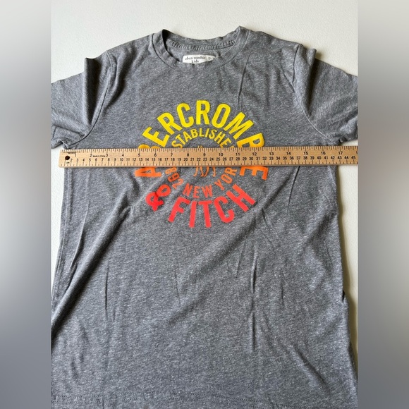 Abercrombie gray chest logo t-shirtsoft fabric and short sleeve Sz 13-14 boys - Picture 5 of 6